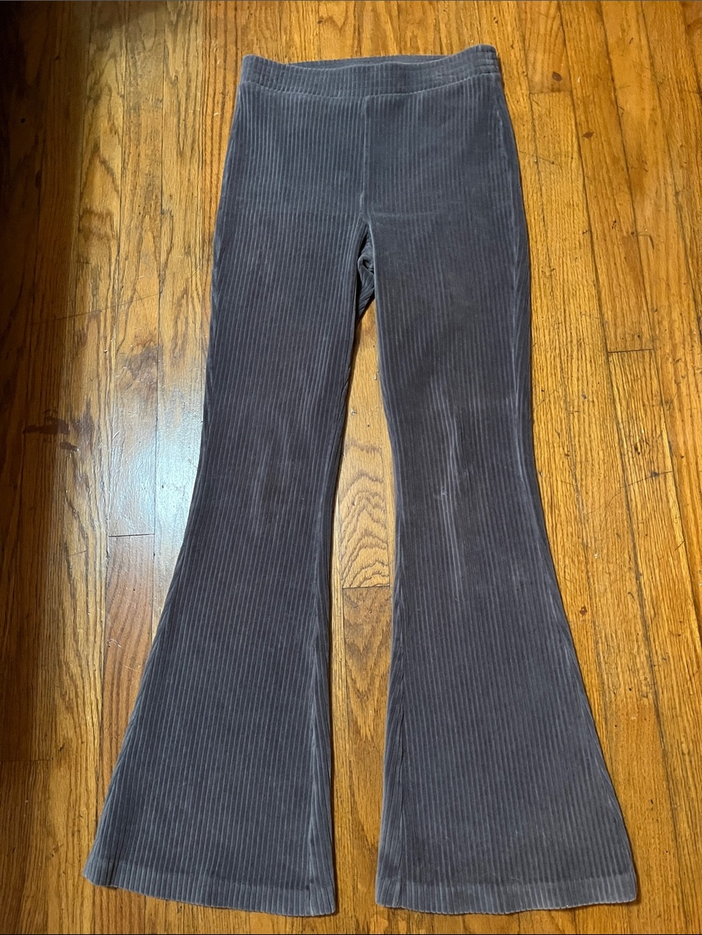 Aerie Groove On Velour Charcoal Gray Ribbed Flared Pull On Pants Size Medium - Picture 4 of 8